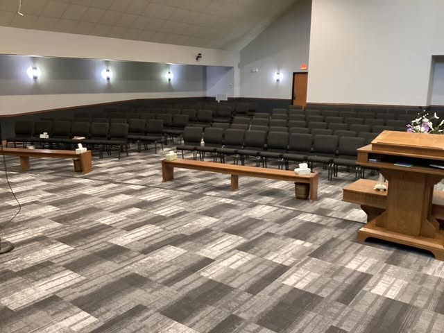 Are Church Chairs Better Than Pews? Understanding the Pros and Cons Before You Switch